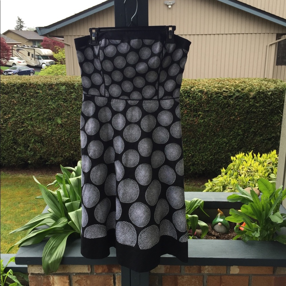 Beautiful B&W Pattern Strapless Dress